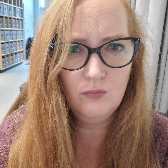 Meet your Posher, Dani Hott - Picture 11 of 13